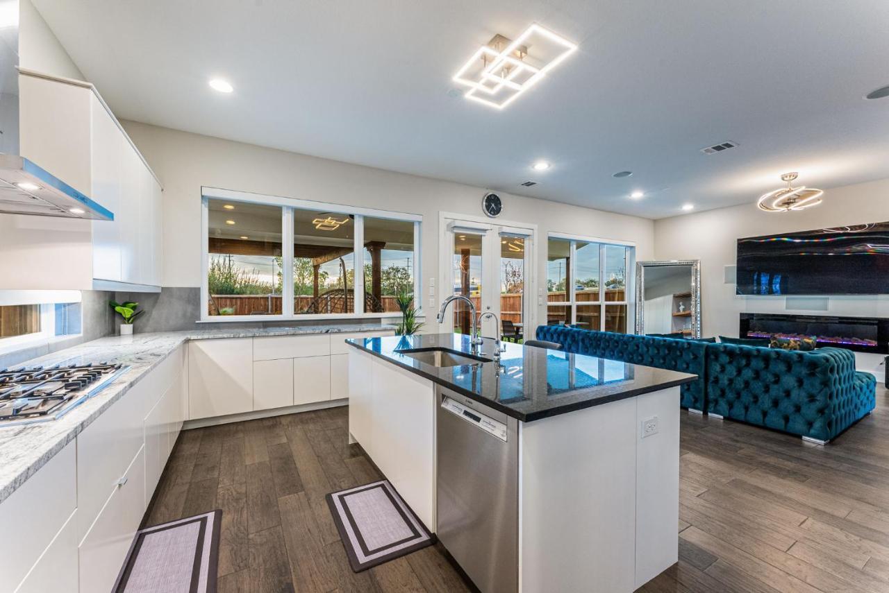 Luxury Home With Rooftop Views Dallas Exterior photo